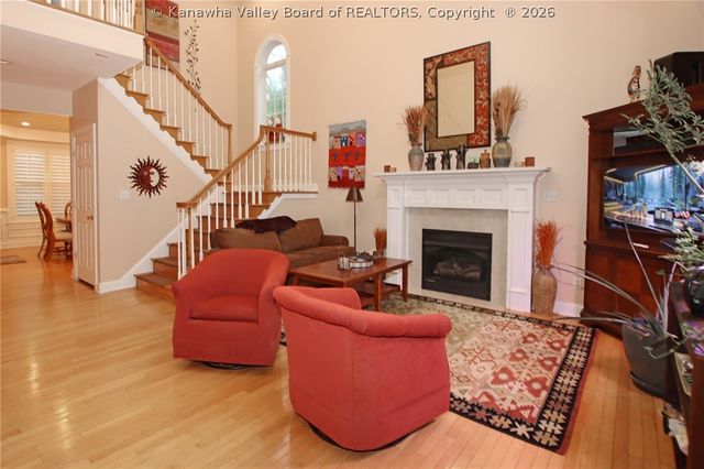 203 Yorktowne Place, Charleston, WV 25309
