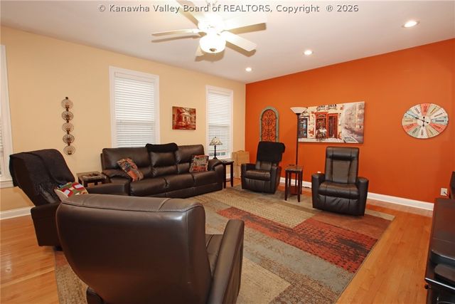 203 Yorktowne Place, Charleston, WV 25309