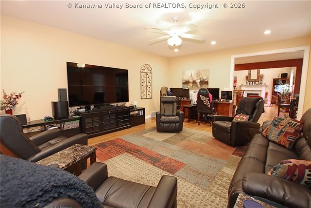 203 Yorktowne Place, Charleston, WV 25309