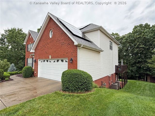 203 Yorktowne Place, Charleston, WV 25309