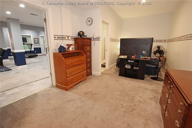203 Yorktowne Place, Charleston, WV 25309