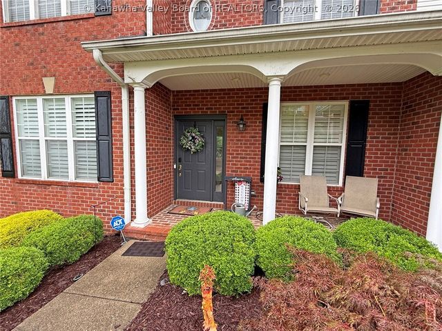 203 Yorktowne Place, Charleston, WV 25309