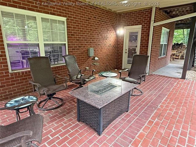 203 Yorktowne Place, Charleston, WV 25309