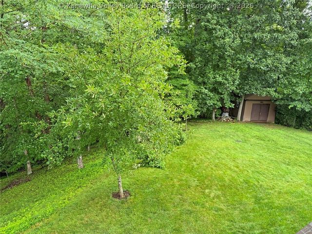 203 Yorktowne Place, Charleston, WV 25309