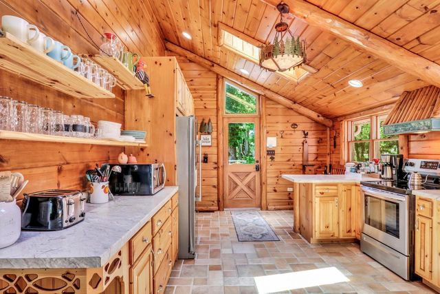 11186 270th AVENUE, Trevor, WI 53179
