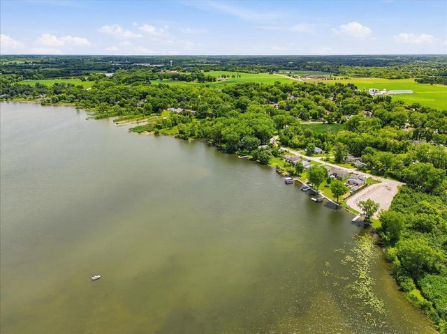 11186 270th AVENUE, Trevor, WI 53179