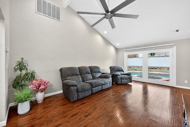 4337 Bannister Rd, Fair Oaks, CA 95628