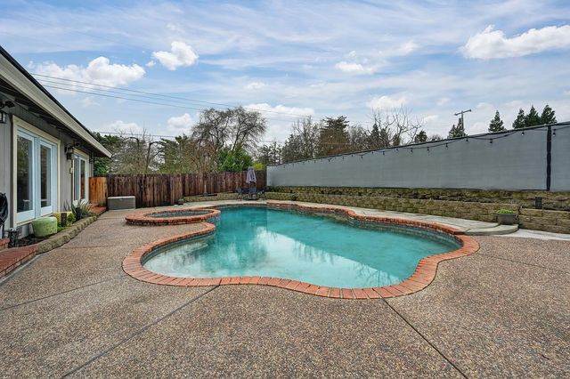 4337 Bannister Rd, Fair Oaks, CA 95628