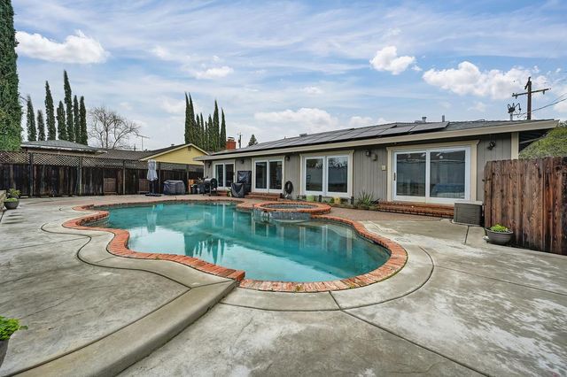 4337 Bannister Rd, Fair Oaks, CA 95628