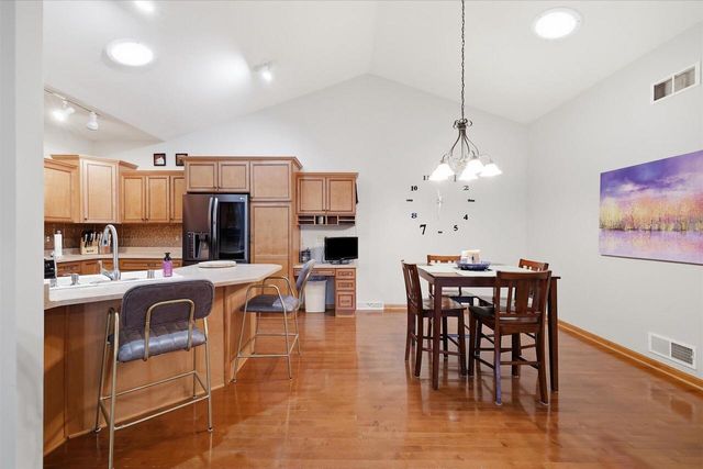N7791 Maple Ridge ROAD, Oconomowoc, WI 53066