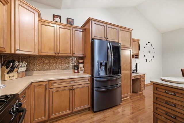 N7791 Maple Ridge ROAD, Oconomowoc, WI 53066