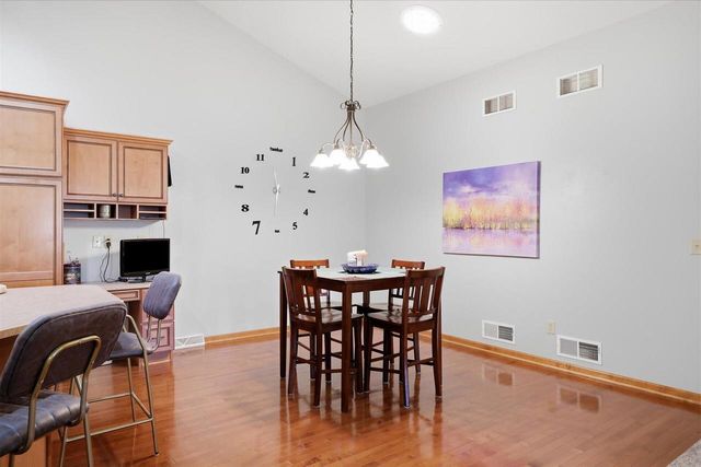 N7791 Maple Ridge ROAD, Oconomowoc, WI 53066