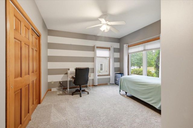 N7791 Maple Ridge ROAD, Oconomowoc, WI 53066