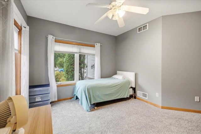 N7791 Maple Ridge ROAD, Oconomowoc, WI 53066