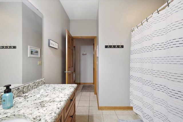 N7791 Maple Ridge ROAD, Oconomowoc, WI 53066