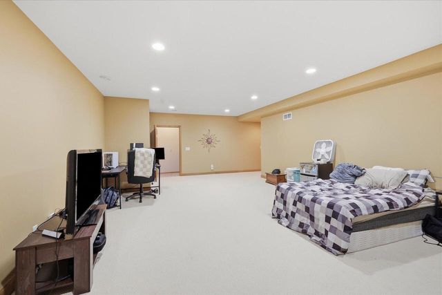 N7791 Maple Ridge ROAD, Oconomowoc, WI 53066