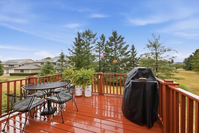 N7791 Maple Ridge ROAD, Oconomowoc, WI 53066