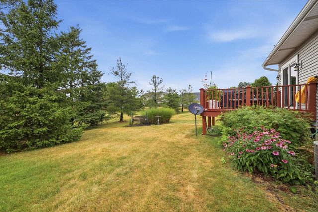 N7791 Maple Ridge ROAD, Oconomowoc, WI 53066
