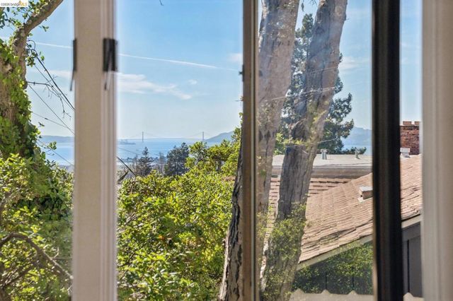 1698 La Loma Ave, Berkeley, CA 94709