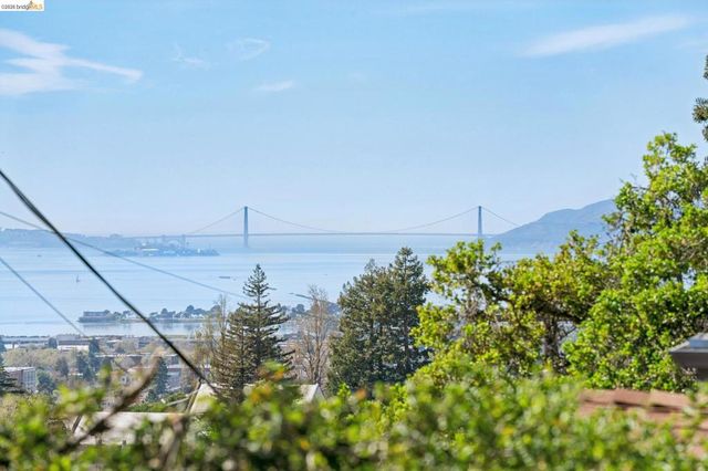 1698 La Loma Ave, Berkeley, CA 94709