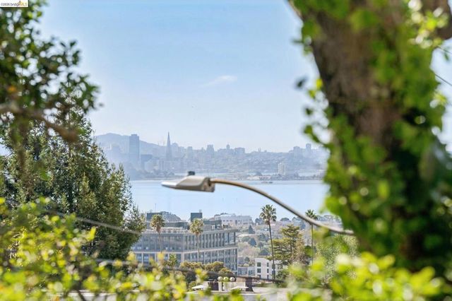 1698 La Loma Ave, Berkeley, CA 94709