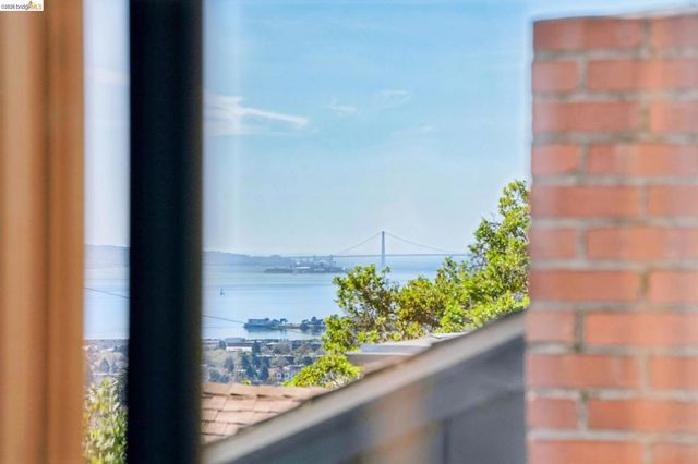 1698 La Loma Ave, Berkeley, CA 94709