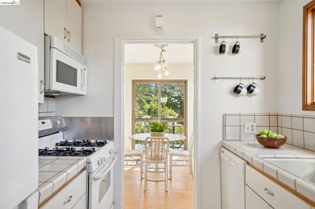 1698 La Loma Ave, Berkeley, CA 94709
