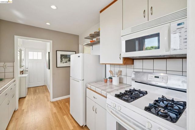 1698 La Loma Ave, Berkeley, CA 94709