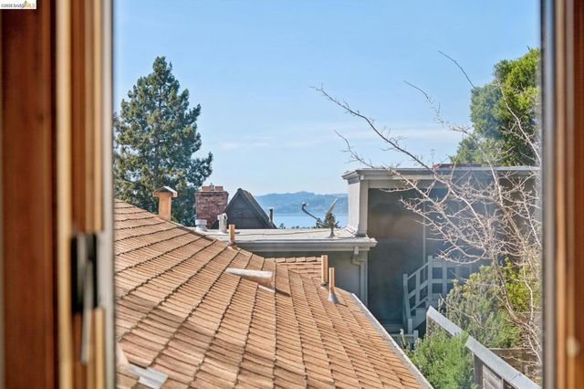 1698 La Loma Ave, Berkeley, CA 94709