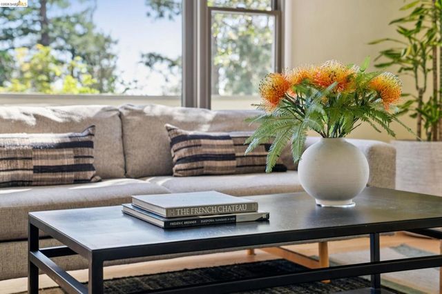 1698 La Loma Ave, Berkeley, CA 94709