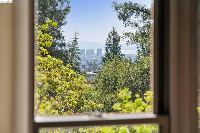 1698 La Loma Ave, Berkeley, CA 94709