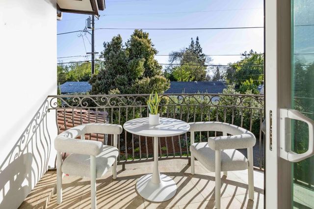 4118 Sutherland Drive, Palo Alto, CA 94303