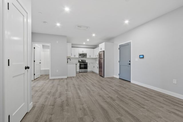 631 Franklin Street 106, Worcester, MA 01604