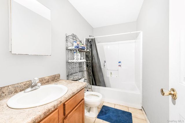 17 Blanchard Street, Middletown, NY 10940