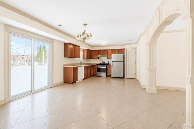 17 Blanchard Street, Middletown, NY 10940