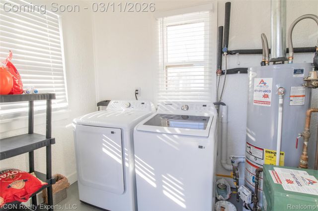 28029 Rosemont Street, Roseville, MI 48066