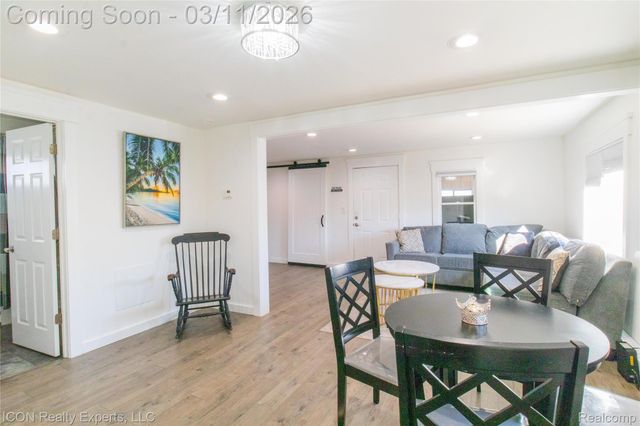 28029 Rosemont Street, Roseville, MI 48066