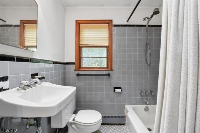 418 Chain O Hills Rd, Woodbridge Twp., NJ 07067