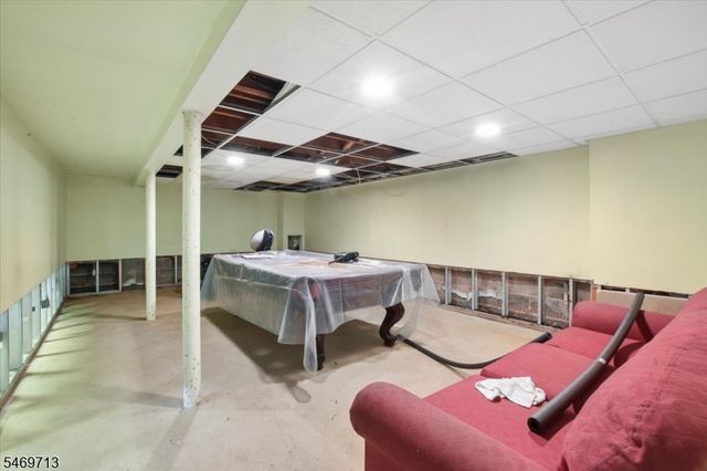 418 Chain O Hills Rd, Woodbridge Twp., NJ 07067