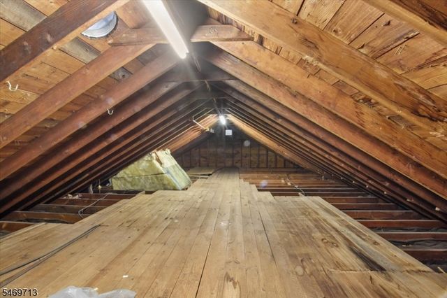 418 Chain O Hills Rd, Woodbridge Twp., NJ 07067