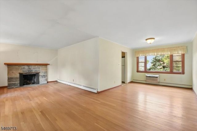 418 Chain O Hills Rd, Woodbridge Twp., NJ 07067