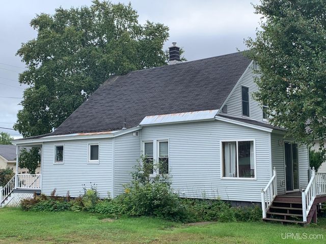 57163 10th Street, Calumet, MI 49913