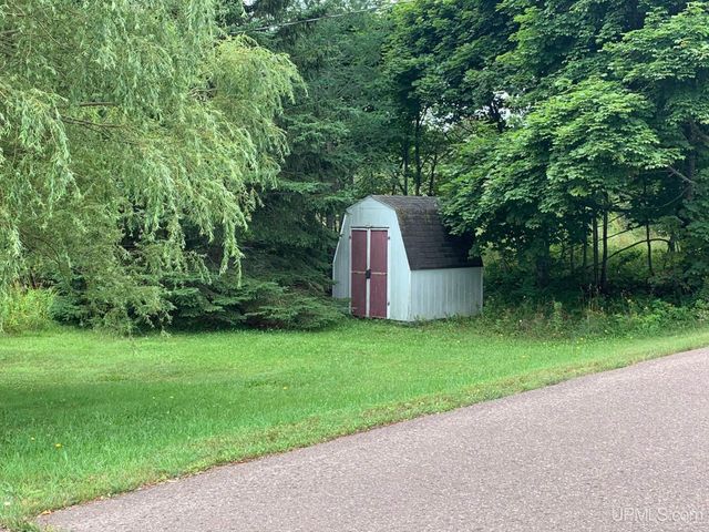57163 10th Street, Calumet, MI 49913