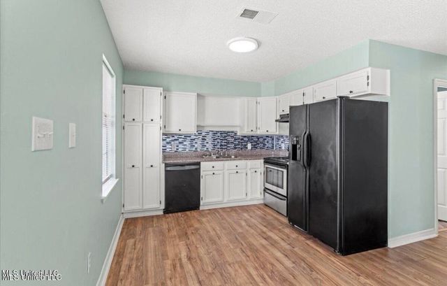 20017 Sunshine Drive, Long Beach, MS 39560