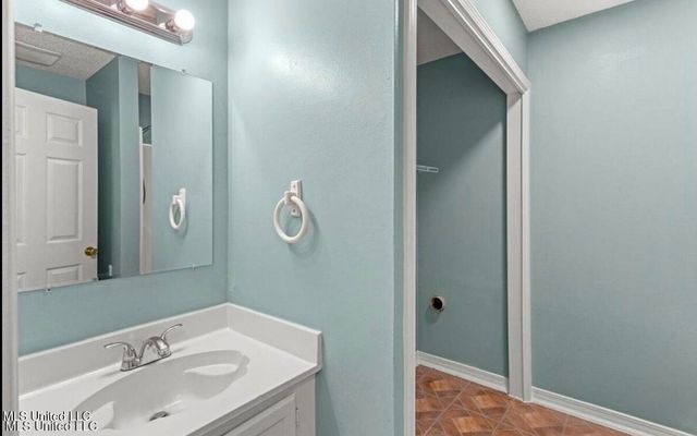 20017 Sunshine Drive, Long Beach, MS 39560