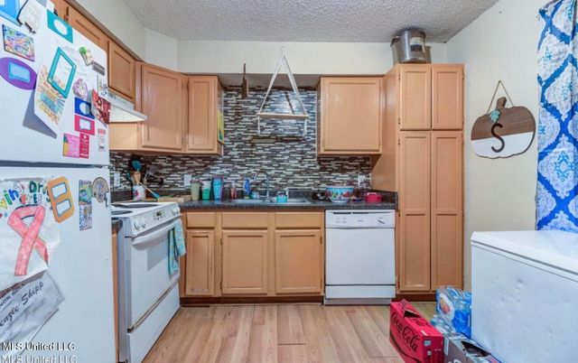 20017 Sunshine Drive, Long Beach, MS 39560