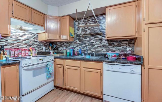 20017 Sunshine Drive, Long Beach, MS 39560