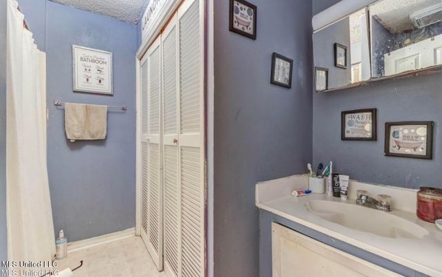 20017 Sunshine Drive, Long Beach, MS 39560