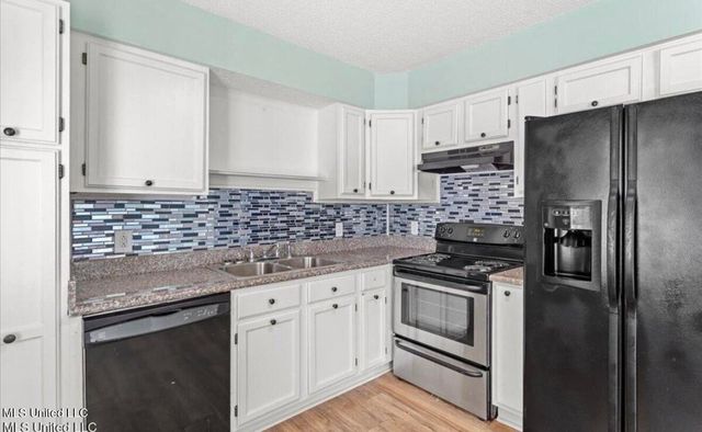 20017 Sunshine Drive, Long Beach, MS 39560