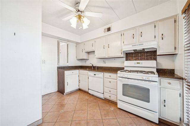 2034 Swallow Hill Rd 306, Scott Twp, PA 15220